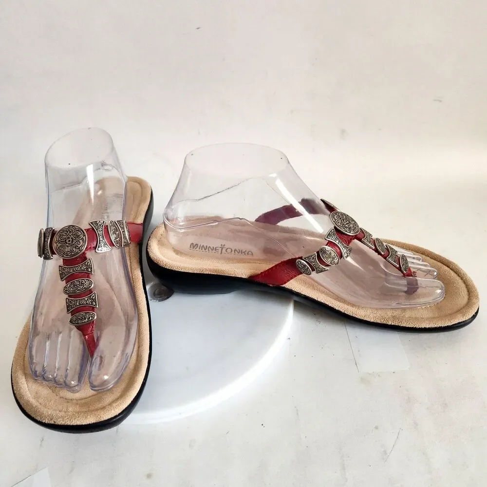 Minnetonka Thong Sandals Size 8 Red Suede Leather Silver Conchas Western Comfort